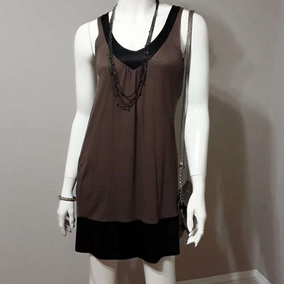 Express V-Neck Tank Dress with Pockets - Picture 2 of 3